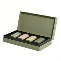 Boîte cadeau magnétique personnalisée en matériau mat pour emballage de rouge à lèvres et gloss cosmétique, avec logo doré