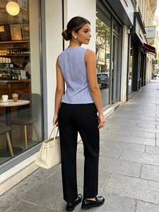 Top Corto Personalizado a Rayas sin Mangas para Mujer, Cuello en V, Botones al Frente, Casual, para Todas las Temporadas - Product Image 2