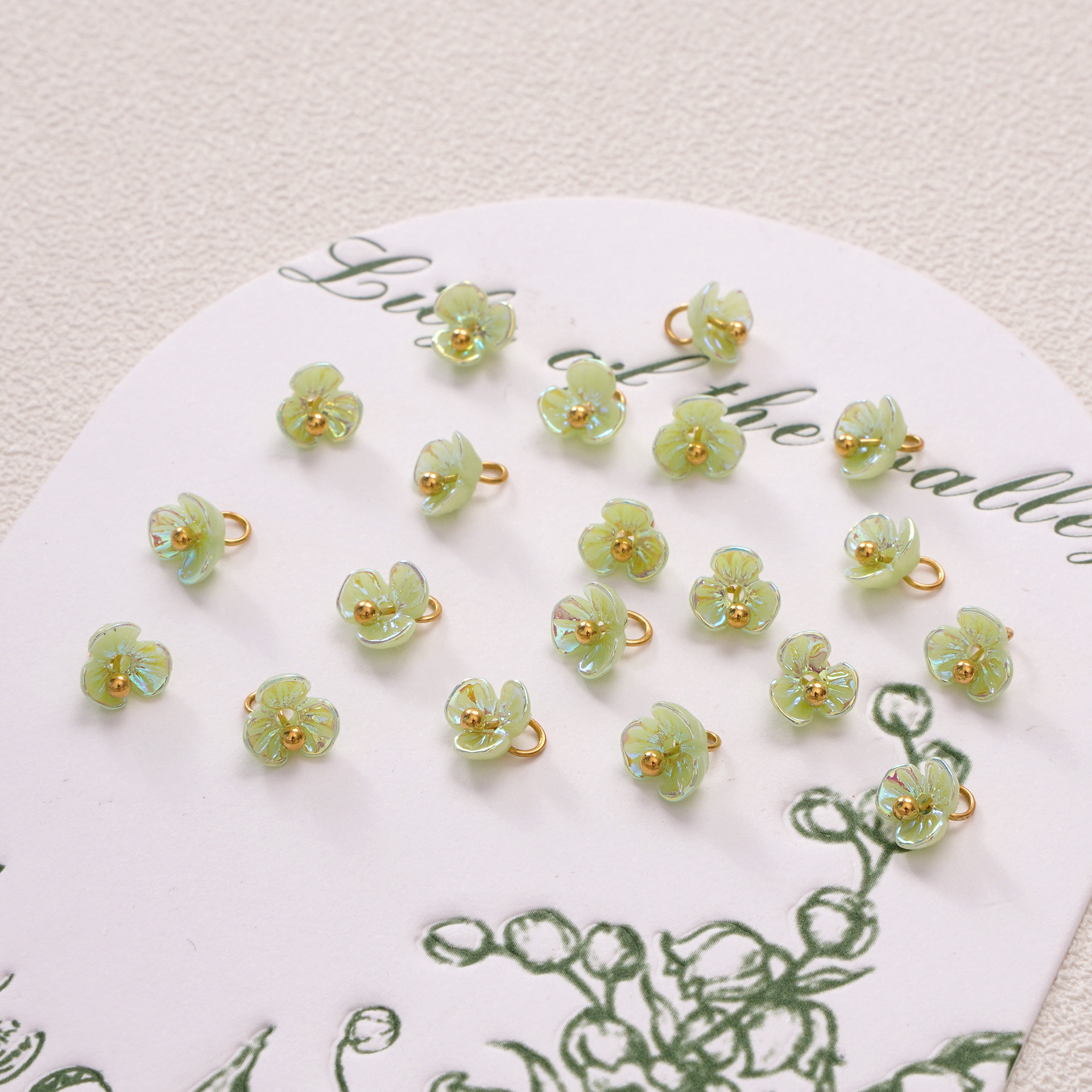 Three-petaled flower 6mm Green AB