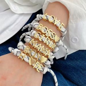 Vente en gros de bracelets de lettres ajustables en corde, perles alphabet doré, bijoux porte-bonheur, bracelets <span class=keywords><strong>d</strong></span>'<span class=keywords><strong>amitié</strong></span>, cadeaux - Product Image 3