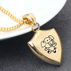 Pendentif Bouclier Triangulaire en Acier Inoxydable Plaqué Or 18K, Gravé au Laser, Breloque Zodiaque Cochon, Collier pour Homme, Usage Quotidien - Product Image 2
