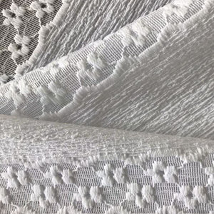 Tessuto di pizzo da donna in maglia Jacquard in poliestere riciclato 95% floreale ricamato bianco leggero - Product Image 3