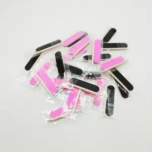 Mini lima per unghie usa e getta colorata portatile a prezzi economici di fabbrica con Mini Kit di lime per unghie nero con bastoncino di legno