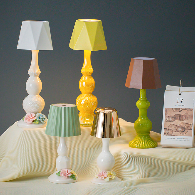 Cheap Modern Home Decoration Porcelain Desk Lamp Ceramic Base Table Lamps for Bedroom
