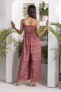 Blouse smockée imprimée feuilles rouges, combinaison Camy à bas évasé, tenue décontractée élégante pour femme, mode estivale tendance - Product Image 6