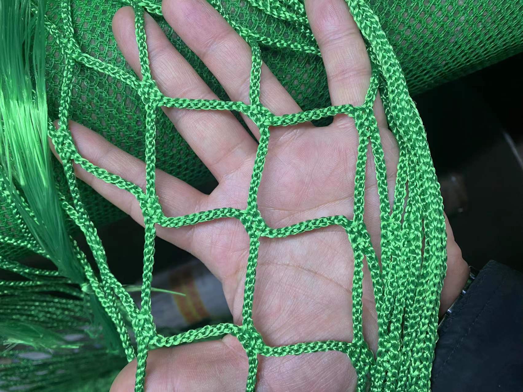 knotless polyester green