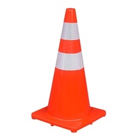 Cône de signalisation routière réfléchissant en PVC OEM/ODM en gros, cône triangulaire de signalisation d'interdiction de stationnement, cônes de signalisation routière, barrière de sécurité pour travaux routiers