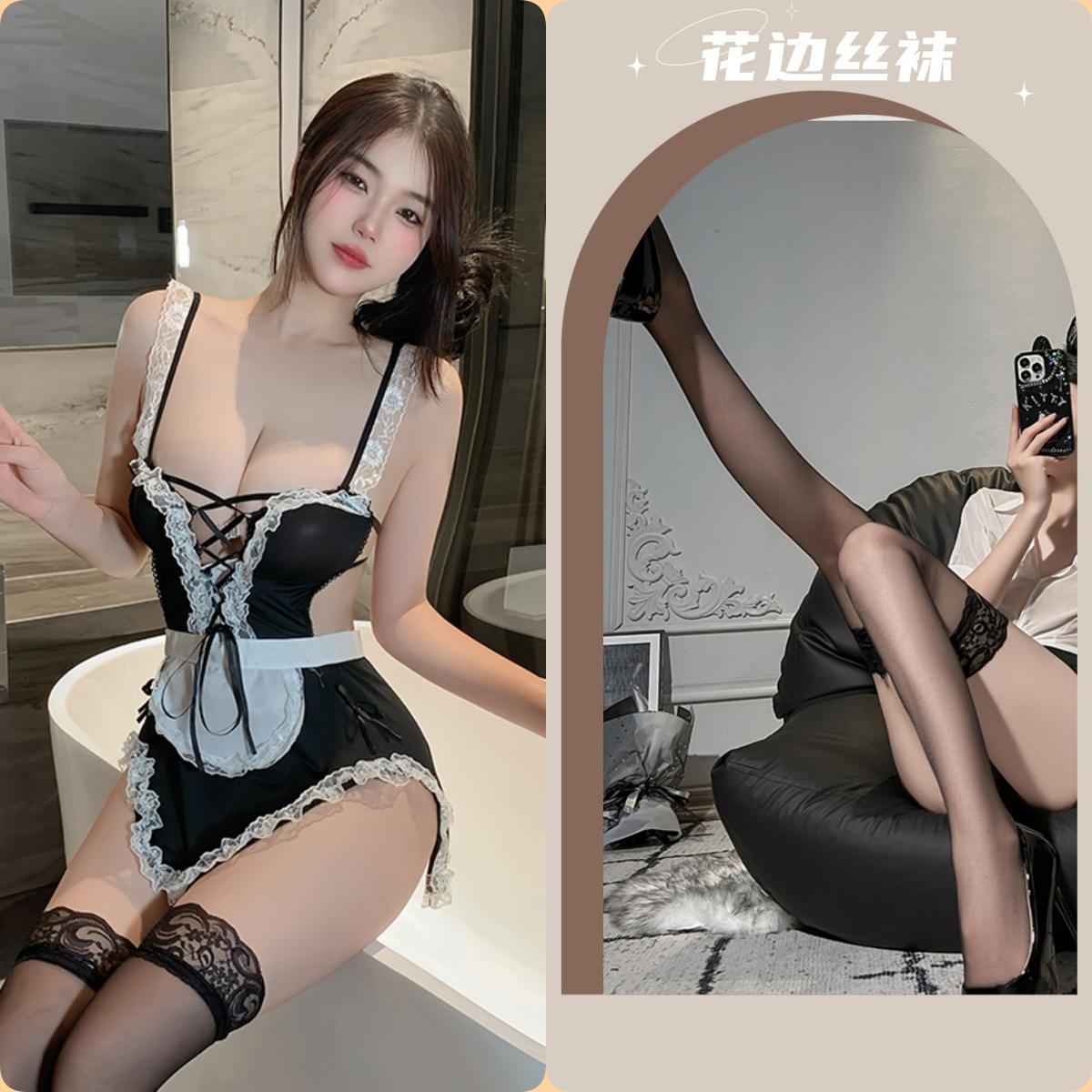 Maid outfit + black stockings