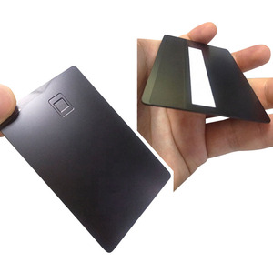 Tarjeta de Crédito Visa de Metal Negro Mate OEM en Stock, con Ranura Pequeña para Chip EMV y Banda Magnética - Product Image 2