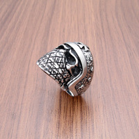 Casque de moto rétro masqué tête de crâne croisé bague en acier titane bijoux de chevalier dominateur pour hommes