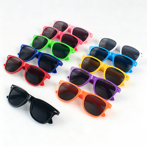 <span class=keywords><strong>Gafas</strong></span> <span class=keywords><strong>de</strong></span> <span class=keywords><strong>Sol</strong></span> <span class=keywords><strong>de</strong></span> Viaje para Hombre y Mujer al por Mayor, <span class=keywords><strong>Gafas</strong></span> <span class=keywords><strong>de</strong></span> <span class=keywords><strong>Sol</strong></span> Personalizadas con Logotipo, <span class=keywords><strong>Gafas</strong></span> <span class=keywords><strong>de</strong></span> <span class=keywords><strong>Sol</strong></span> con Logotipo Personalizado - Product Image 2