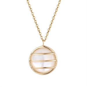 Parure de bijoux classique en acier titane plaqué or PVD, collier et boucles d'oreilles en forme de coquillage pour femme - Product Image 5