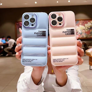 2024 créateur de marque de mode pour iphone étui puffer étui de téléphone pour iphone 14 pro max <span class=keywords><strong>13</strong></span> 12 11 15 Pro étui puffer avec objectif de caméra - Product Image 3