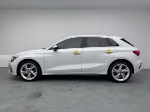 <span class=keywords><strong>Audi</strong></span> <span class=keywords><strong>A3</strong></span> d'<span class=keywords><strong>occasion</strong></span> 2021, modè<span class=keywords><strong>le</strong></span> 35 TFSI Fashion Elegance, 1.4T 150 ch, 30 055 milles, conduite à gauche - Product Image 2