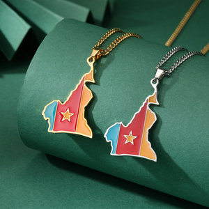 Collier chaîne avec pendentif drapeau émaillé de pays du monde, en acier inoxydable argenté et plaqué or 18 carats - Product Image 5