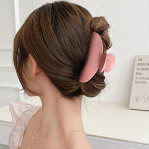 Pince à cheveux élégante en demi-cercle brillant style coréen pour femme, petite pince requin pour l'arrière de la tête, accessoires capillaires haut de gamme - Product Image 2