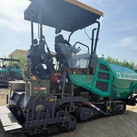 Paveuse à asphalte sur chenilles RP505, largeur 5 m et épaisseur 280 mm, paveuse hydraulique pour la construction de routes municipales et l'entretien des autoroutes