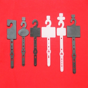 ไม้แขวนเสื้อพลาสติกสีดำขนาดเล็ก140มม. พร้อมพิมพ์โลโก้ที่กำหนดเองสำหรับเข็มขัด - Product Image 4