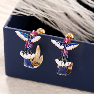Orecchini Creativi a Forma di Colibrì per Donne, Design Animale Carino, Gioielli Colorati per Uso Quotidiano - Product Image 1