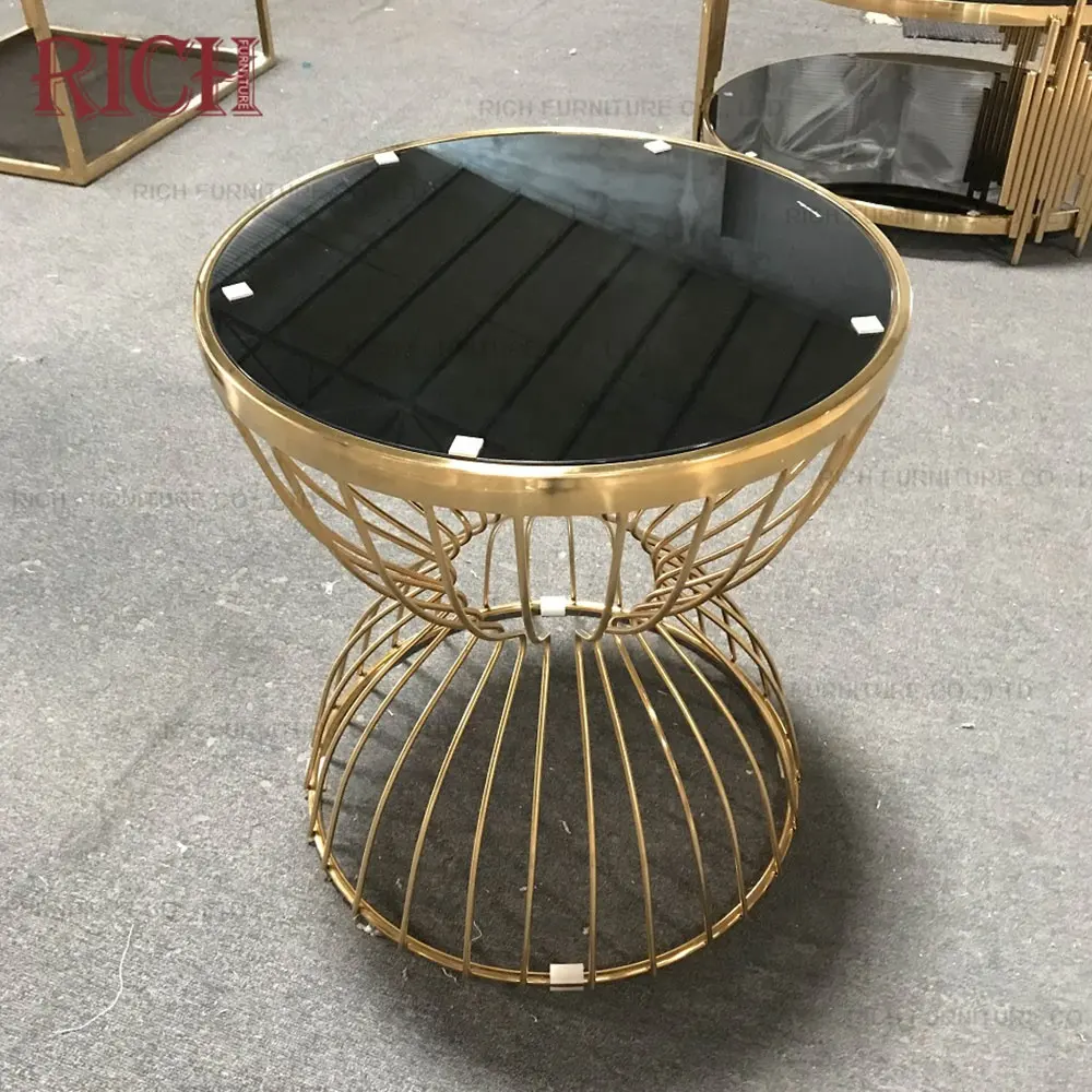 Neueste Design Round Top Metall Edelstahl Basis Gold Farbe Couch tisch Gehärtete Glasplatte Beistell tisch für Wohnzimmer