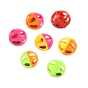 Pelota Hueca de Dos Colores con Sonido para Mascotas, Juguete Redondo de Plástico para Gatos, Perros, Hámsteres, Chinchillas, Sonido Interior, 3.5 cm de Diámetro - Product Image 5