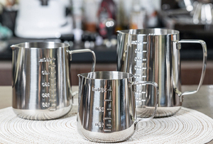 เหยือกตีฟองนมสแตนเลสแบบปรับแต่งได้สำหรับบาริสต้า เหยือกนมสำหรับเอสเพรสโซ่ เหยือกตีฟองนมแบบกำหนดเองสำหรับคาปูชิโน่ ลาเต้อาร์ต - Product Image 3