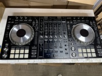 Contrôleur DJ 4 canaux Pioneer DDJ-SZ d'occasion pour Serato Club & Bar Equipment