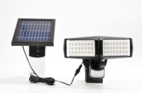 Lampu Dinding LED Sensor Gerak Tenaga Surya Isi Ulang Super Terang IP44 Tahan Air Baterai Lithium Untuk Penggunaan Luar Ruangan di Halaman