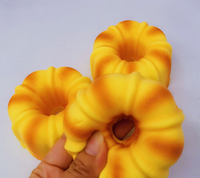 Jouets anti-stress en PU souple en forme d'ananas creux, jouets anti-stress en forme de pain réaliste à remontée lente, vente en gros