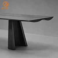 Tables de style nordique italien avec plateau en métal ou en bois, designs de tables à manger de luxe pour table à manger, pieds en bois semi-circulaires