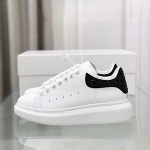 Chaussures décontractées pour hommes personnalisées - design luxueux, chaussures de sport tendance à semelle épaisse, style estival - Product Image 4