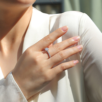 Bague de fiançailles tendance en argent sterling S925 avec moissanite VVS solitaire à quatre griffes et demi-éternité 1 carat pour femme