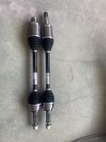 Vente directe d'usine Joint CV d'arbre d'essieu CV côté conducteur avant de haute qualité pour Tesla ModelS 1030615-00-D 1030616-00-D