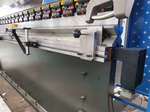 Machine de pliage de tôles CNC entièrement automatique - Product Image 5