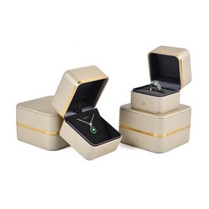 Boîte à bijoux en cuir PU et velours, boîte à bijoux personnalisée, couleur complète pour bagues, colliers, bracelets, logo personnalisé - Product Image 1