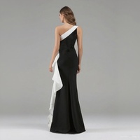 Mode une épaule parole longueur robe de soirée noir blanc minceur haut de gamme français coupe ajustée conception en queue de poisson 100% soie
