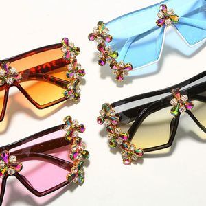 Gafas de Sol Cuadradas de Moda de Lujo para Mujer 2020, Lentes Degradadas, Gafas de Sol Grandes con Diamantes de Colores - Product Image 5
