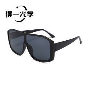 UV400 - Product Image 1