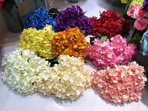 Ramo de Hortensias Francesas Artificiales Color Borgoña para Boda - Flores de Seda Hechas a Mano para Graduación, Halloween, Año Nuevo Chino y Navidad - Product Image 2
