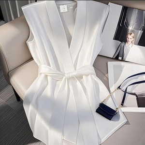 Vestido de Gasa sin Mangas Color Vino Tinto, Estilo Francés Elegante y Sofisticado, Diseño Exclusivo de Alta Gama, con Cinturón Anudado, para Primavera - Product Image 2