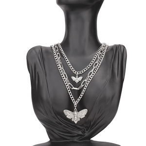 Collar de Calavera de Polilla de Moda Europea y Americana, Cadena Multicapa de Aleación de Zinc, Joyería Unisex para Fiestas - Product Image 2
