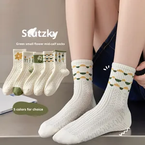 Automne hiver nouvelles femmes équipage chaussettes frais doux polyvalent dessin animé lettre ours absorbant la sueur décontracté fabricant Stock en gros - Product Image 6