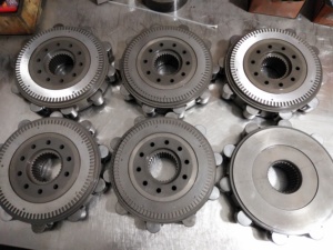 โรเตอร์โรตารี่สเตเตอร์สำหรับอะไหล่มอเตอร์ไฮดรอลิกแบบลูกสูบเรเดียล CML-16 - Product Image 1