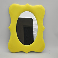 Nouveau miroir de maquillage de bureau pour dortoir étudiant en Chine, en velours Teddy, design moderne et simple, forme extraterrestre, plusieurs styles disponibles
