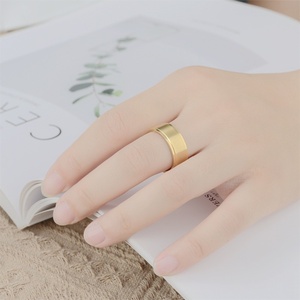 <span class=keywords><strong>Bague</strong></span> de Couple Tendance Plaqué <span class=keywords><strong>Or</strong></span>, Bijou de Main Cercle Végétal Mat en Acier Inoxydable <span class=keywords><strong>Simple</strong></span> pour l'Europe et les États-Unis - Product Image 2