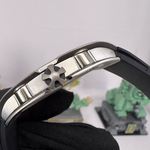 <span class=keywords><strong>2026</strong></span>년형 RM 67-01 레벨 5 티타늄 합금 회로 질감의 고급 남성용 비즈니스 메카니컬 시계 - Product Image 4