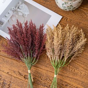 Ramo de Flores Artificiales Finas Rojas de Plástico para Decoración de Bodas, Estilo INS, Venta al por Mayor Transfronteriza - Product Image 1