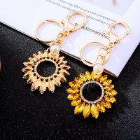 Porte-clés Tournesol Scintillant en Cristal : Anneau de Clés Fleur Orné de Strass avec Accent de Perle