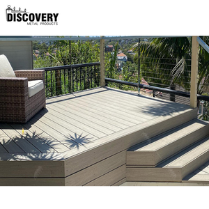 Planches de terrasse en <span class=keywords><strong>bois</strong></span> naturel WPC protégées contre les UV <span class=keywords><strong>et</strong></span> à faible entretien, parfaites pour les espaces extérieurs - Product Image 3