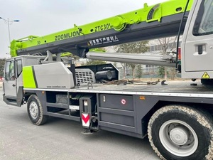 Grue sur camion Zoomlion d'occasion de 50 tonnes, grue mobile tout-terrain, complète avec moteur, pompe et boîte de vitesses d'origine, à vendre - Product Image 6